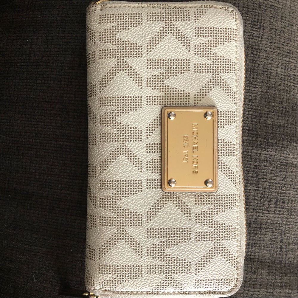 Woman’s Michael Kors Wallet